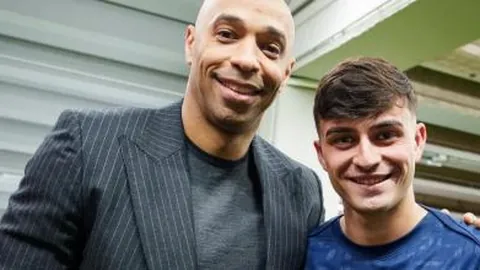 《神秘岛奇缘》：小岛秀夫引领游戏新篇章，AI灵魂赋予作品狂热魅力！