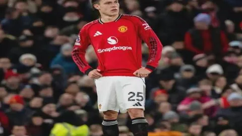 “官方数据：国王杯巴塞罗那对阵马德里竞技观众数达40915人”